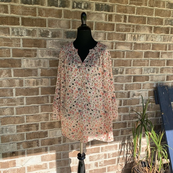 Violet & Claire Tops - Violet & Claire Pink Floral Top W/ Ruffle Sleeves
